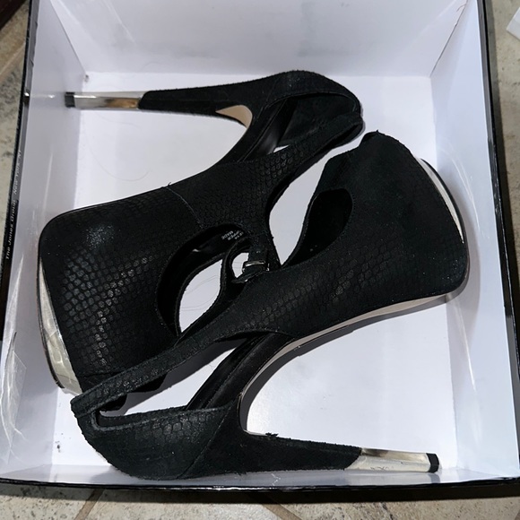 Boutique9 Black Pumps, Size 9 - Picture 1 of 3